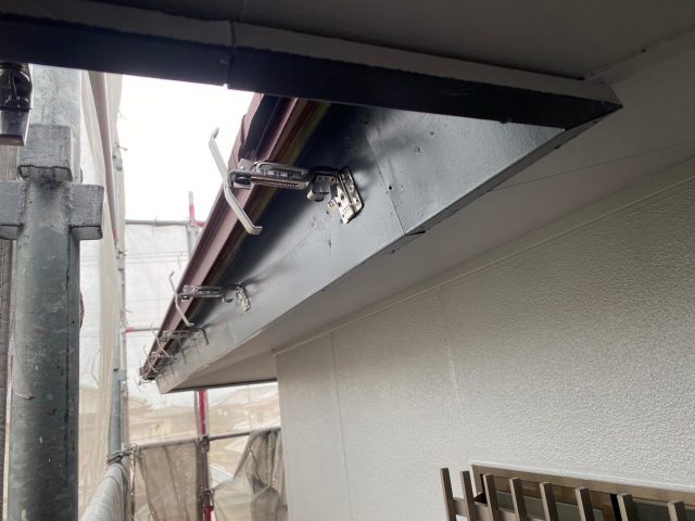 高砂市の雨樋交換金具取り付け